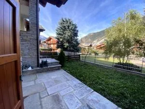 Incantevole Appartamento con Giardino - Garage Privato e Free Wifi - Monfol