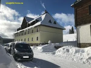 FeWo direkt am Loipeneinstieg, Lademöglichkeit E-Auto! - Podlesí