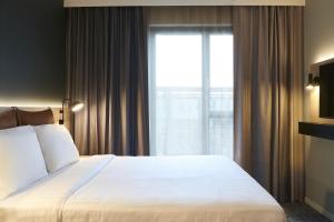 Moxy Sleeper, Guest room, 1 Queen room in Moxy Chester