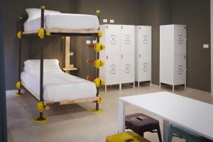 Dormitorio Misto con 10 Letti
