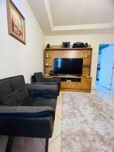 Casa Duplex com 2 suítes.