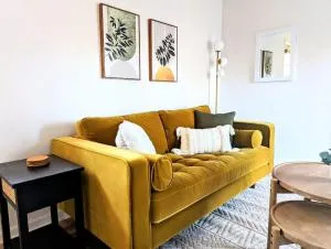 Bohemian Tiny Home - Walk to Starbucks - Taylors