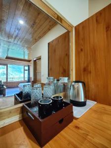The Woodpecker Inn Jibhi