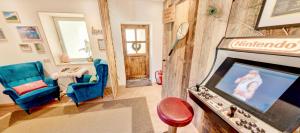 DMG - Funky First Floor Unique Mountain Apartment