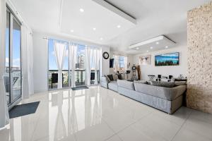 Oceanfront Luxury Penthouse On The Beach 3 Bedroom