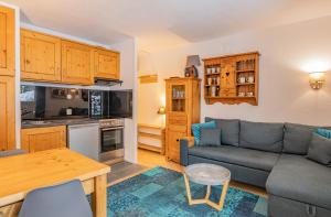 Apartment Triolet Jardin - Garden with Mont Blanc Views