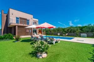 Villa Stefanja kids friendly with sea view near Fažana