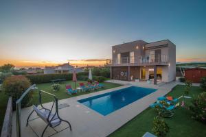 Villa Stefanja kids friendly with sea view near Fažana