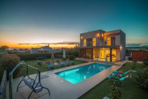 Villa Stefanja kids friendly with sea view near Fažana