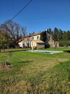 Maisons de vacances Le petit mas en provence avec piscine : photos des chambres
