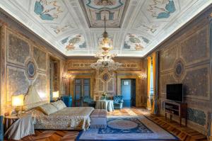 Queen Hortense Suite room in Residenza Ruspoli Bonaparte