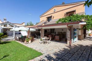 Villa Erika with private pool and garden - Happy Rentals