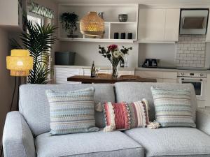 Aggie Beach Apartment - Unrivalled Beach Views