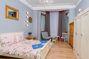 Top Center, 3BDR, Heart of the city, FREE Secured Parking