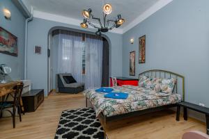 Top Center, 3BDR, Heart of the city, FREE Secured Parking