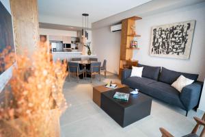 12173 Brand new lux Signature Condo US Consulate