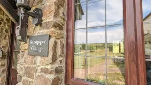 Sandpiper Cottage: cosy home near the beach - West Down