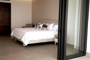 4 Bedroom, Beach Front Flat Bucerias - Vallarta