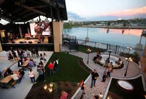 Sophisticated Minimalist Modern Home w/pool and spa - Aubrey