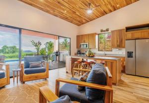 Unforgettable Villa Roca Ocean to Mountain Views