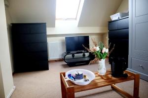 Ensuite spare room in family home Dudley