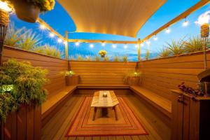 Apartment room in Double Decker Roofdeck Gorgeous View in Passyunk