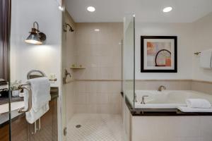 Elite Studio MGM Signature Balcony Strip view