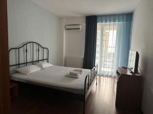 DAVID SUMMERLAND APARAMENT MAMAIA NORd