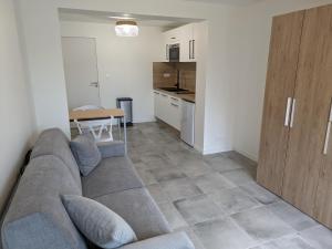 Studio indépendant en rez-de-jardin - 3hvězdičkové hotely ve městě Cesson-Sévigné