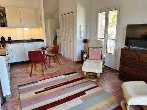 Appartements Appartement Studio ADRIAN - Climatise - proche du village - piscine - tennis : photos des chambres