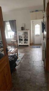 Cheerful 3 bedroom country farm house