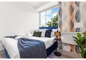 Modern Comforts 2 BD Flat - Sleeps 5