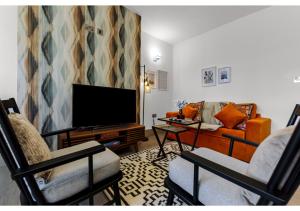 Modern Comforts 2 BD Flat - Sleeps 5