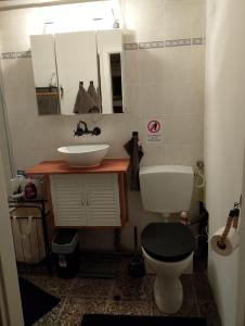 Helles Doppelzimmer im Untergeschoss mit Bad im Grünen nahe Potsdam