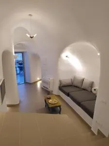 Santorini Cave Suite - Éxo Goniá