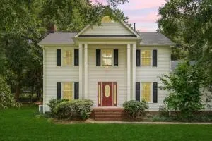 Beautiful Home Walking Distance to Elon University - Graham