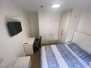 THE ROYAL BOUTIQUE HEATHROW LODGE by LONDON SLEEP 10