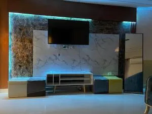 Mini VELLA ALJWHARA - 埃兹贝特