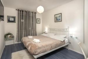 Apartments with WiFi Rijeka - 22082
