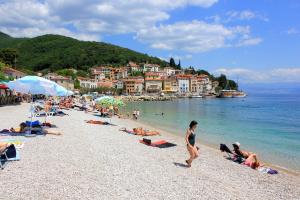 Apartments for families with children Moscenicka Draga, Opatija - 22064 