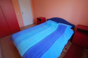 Apartments with parking space Njivice, Krk - 21867