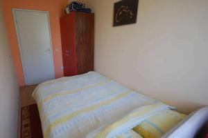 Apartments with parking space Njivice, Krk - 21867