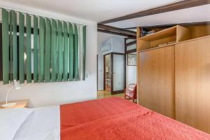 Apartments by the sea Njivice, Krk - 21868