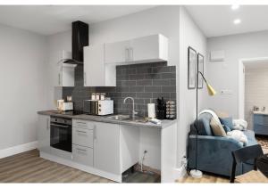 Luxe and Modern Studio- Sleeps Three