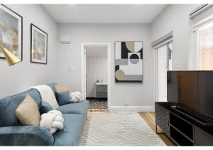Luxe and Modern Studio- Sleeps Three
