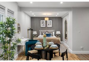 Luxe and Modern Studio- Sleeps Three
