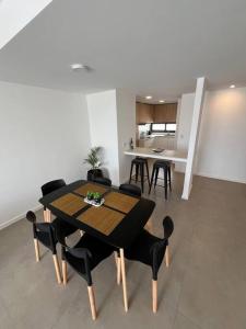 Departamento con parrilla y cochera cubierta Playa Grande