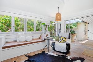 Cottage Gem - 2BR Parkside Retreat