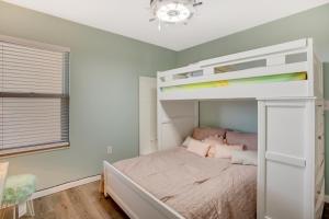 Pelican Beach Paradise!