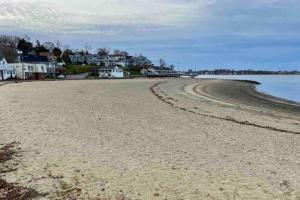 Cozy Weymouth cottage, walk to beach